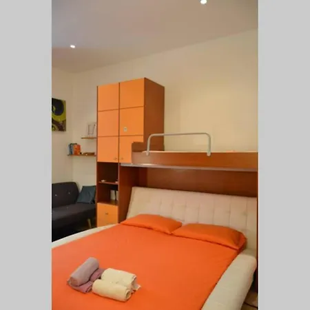 Letto Ad Acqua H2ome * バーリ